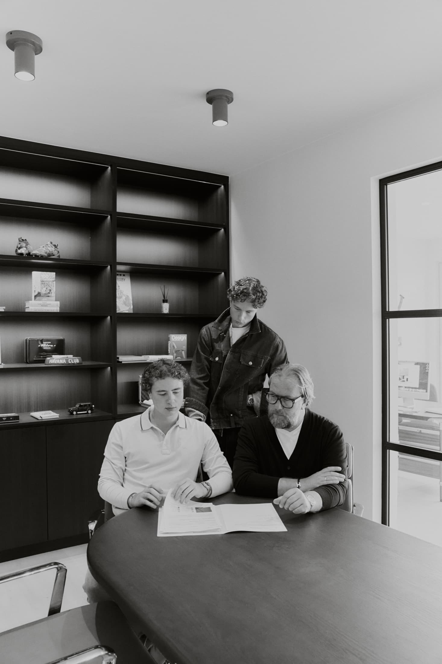 Het team van Groepvbm aan het werk in het kantoor in Oostduinkerke
